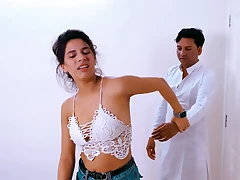 Darji ne ghar ki malkin ka bod ka naap lete waqt uski chudai kar di aste aste wo titties press kar raha tha bod measurement lene ke bahane uske bad smooching chalu kar diya or fir memsahab bhi fuckfest mood me akar ushe chudwane lagti hai